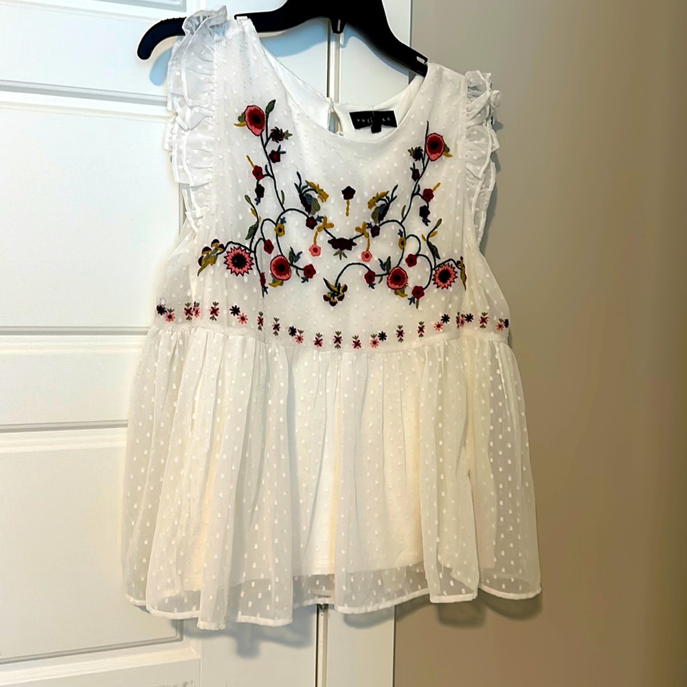 Beautiful new shirt can wear with anything dress up or with jeansNEW WITH TAGS